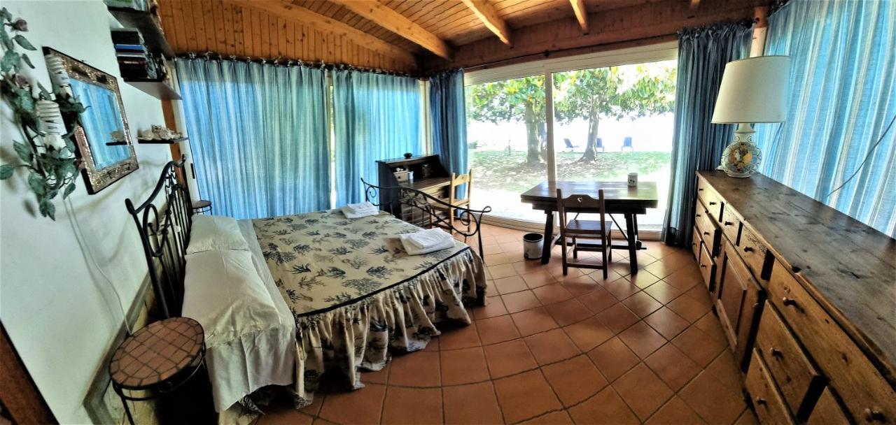 Villa Cecilia Sul Lago Fronte Mare Sperlonga Bagian luar foto